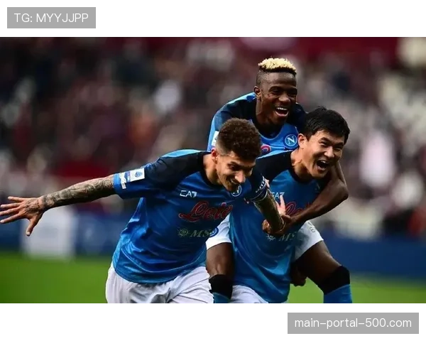 莱切市民发起“守护小辣椒”活动,集会声援濒临降级的家乡球队 莱切市民发起“守护小辣椒”活动,集会声援濒临降级的家乡球队